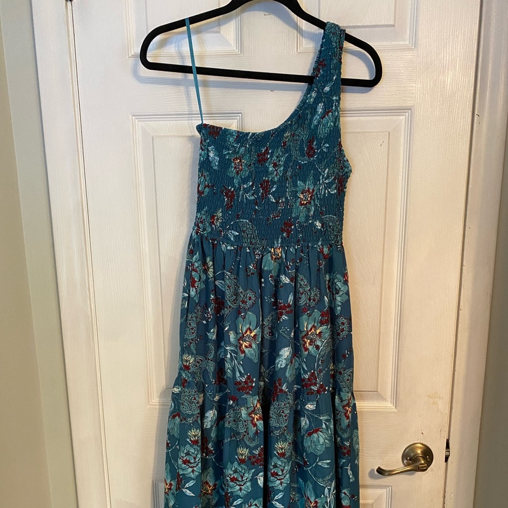 Woman’s/Junior dress